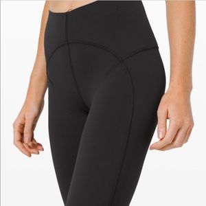 NWT Lululemon Unlimits Size 6 Black